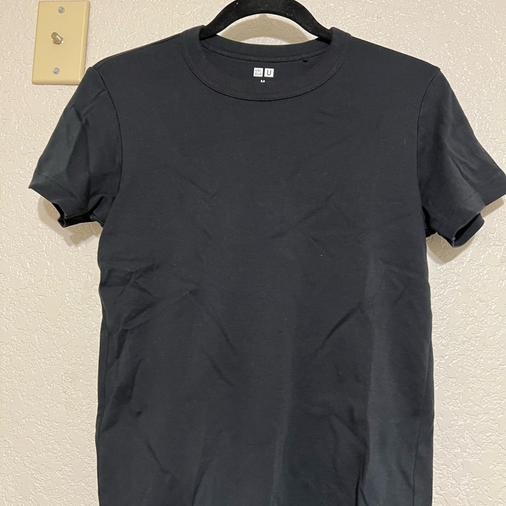Uniqlo Women's Black Crew U Tee